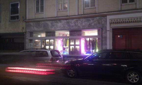 270299_414072332006859_266868119_n