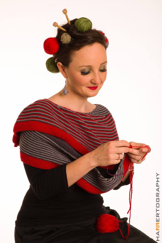 Model: Sonja Hager Make-up: Angelika Oswald Hair-Styling: Christine Akbaba Fotografin: Karin Haffert