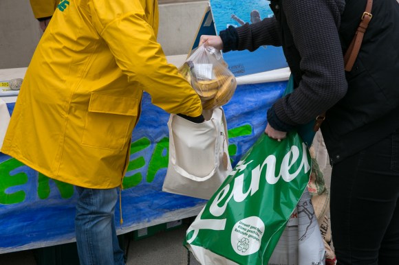 greenpeace_plastiksackerl2014-050